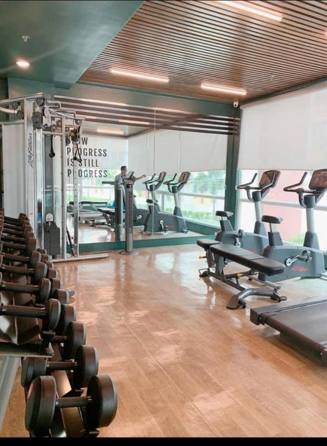 Lancris Residences 2 Bedroom Entire Apartment Near Airport With Pool Paranaque City Eksteriør bilde