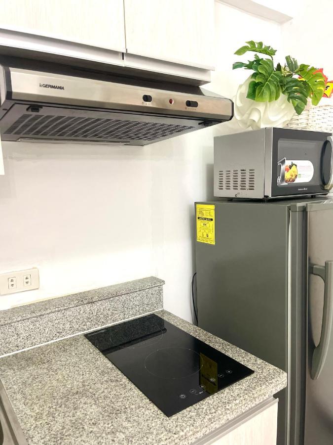 Lancris Residences 2 Bedroom Entire Apartment Near Airport With Pool Paranaque City Eksteriør bilde