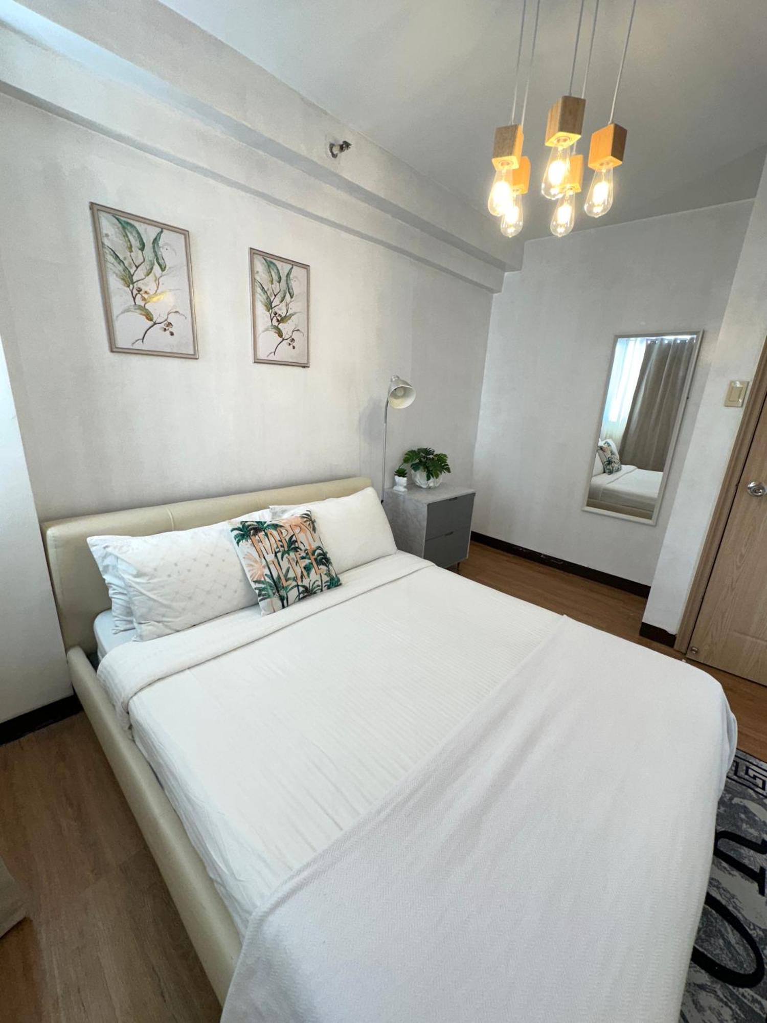 Lancris Residences 2 Bedroom Entire Apartment Near Airport With Pool Paranaque City Eksteriør bilde