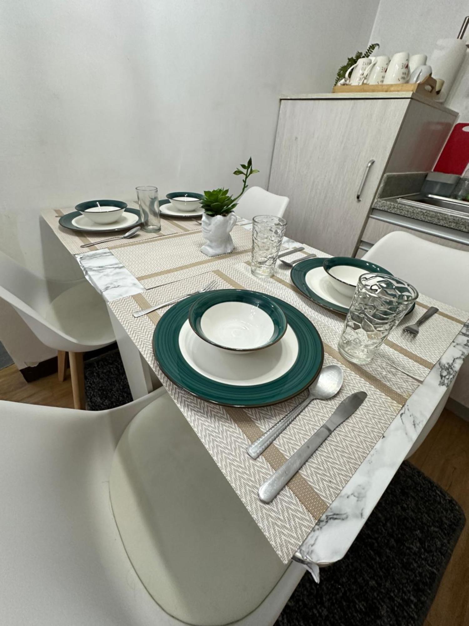 Lancris Residences 2 Bedroom Entire Apartment Near Airport With Pool Paranaque City Eksteriør bilde